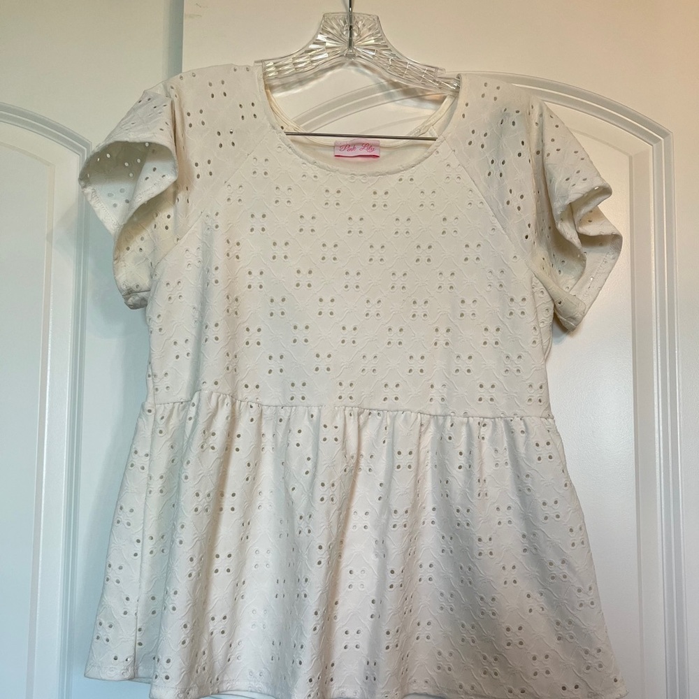 Babydoll styled lace blouse Pink Lilly, size Small.